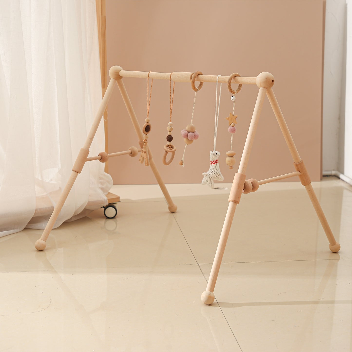 Gimnasio de madera para juego sensorial del bebé – Tiendita León